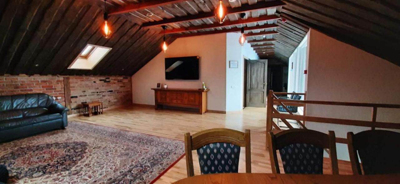 Metras Maja Hotel Aizpute Bagian luar foto