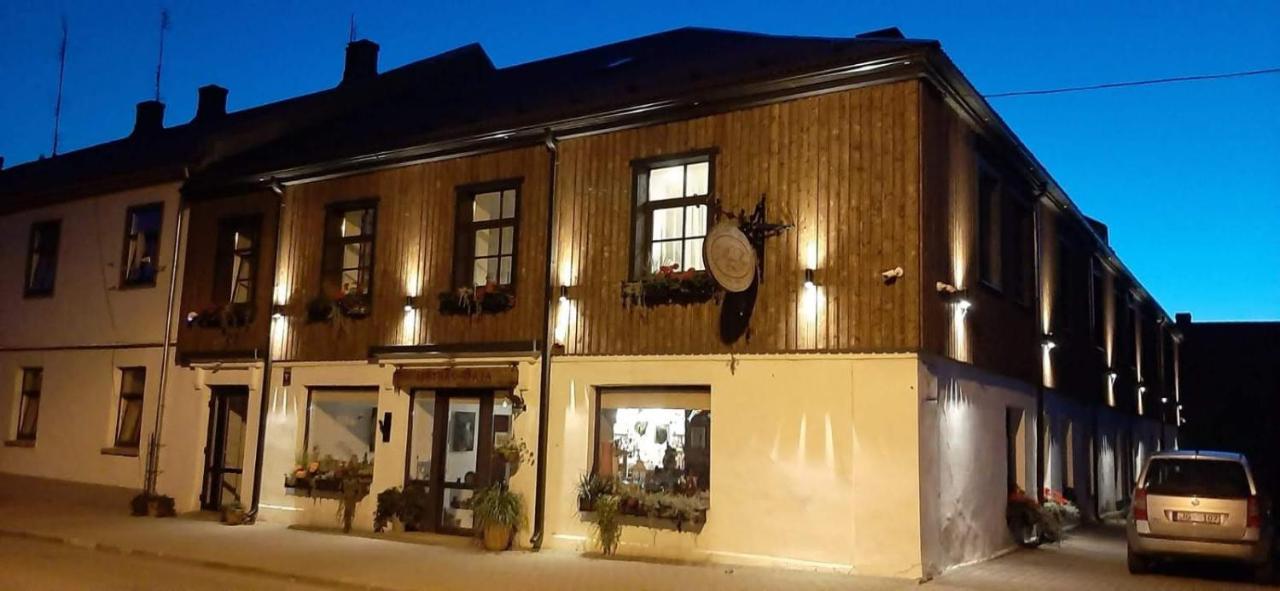 Metras Maja Hotel Aizpute Bagian luar foto