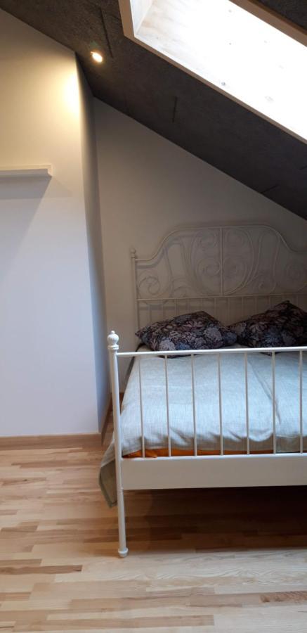 Metras Maja Hotel Aizpute Bagian luar foto