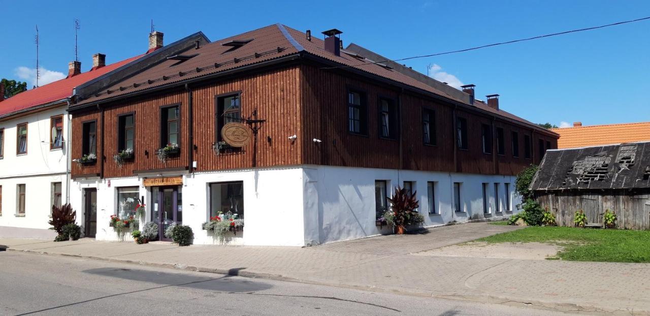 Metras Maja Hotel Aizpute Bagian luar foto