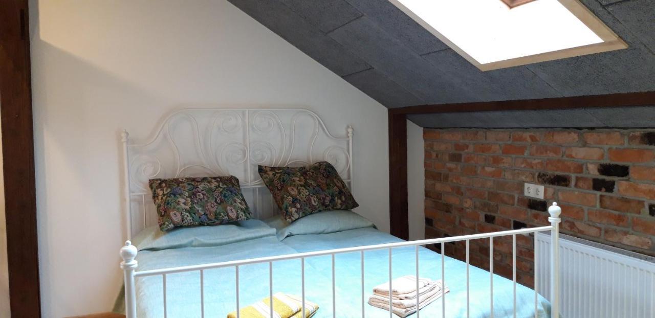 Metras Maja Hotel Aizpute Bagian luar foto