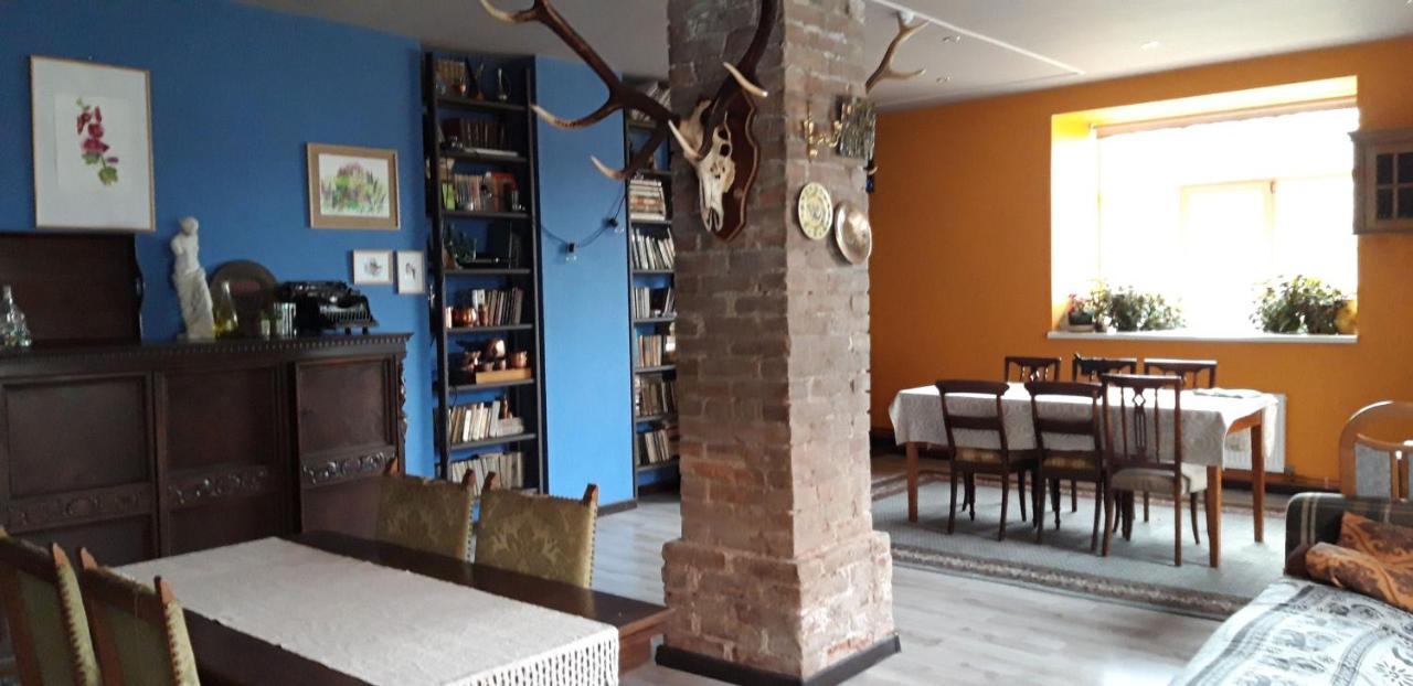 Metras Maja Hotel Aizpute Bagian luar foto