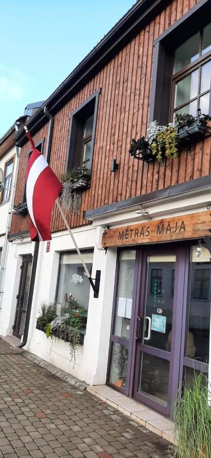 Metras Maja Hotel Aizpute Bagian luar foto