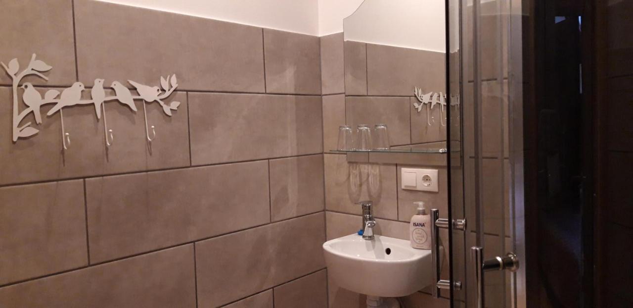 Metras Maja Hotel Aizpute Bagian luar foto