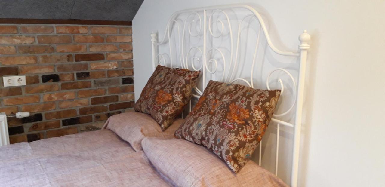 Metras Maja Hotel Aizpute Bagian luar foto